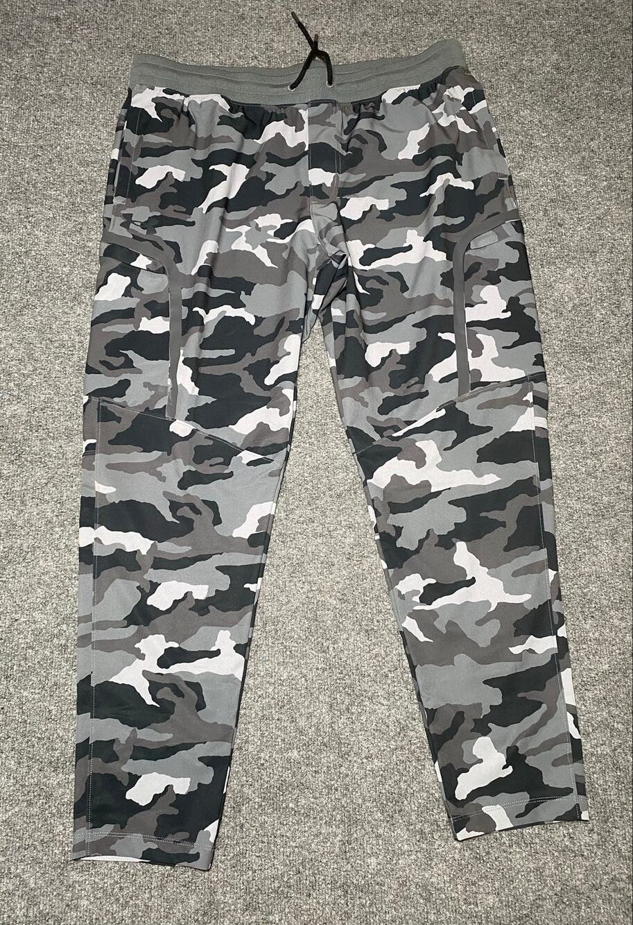 Under Armour Sportstyle Print Gray/ Black Camo Printed Joggers Men’s 2XL